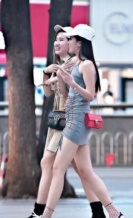 夏季穿搭技巧，小肚子、腿粗、屁股大的女生怎么穿衣搭配？