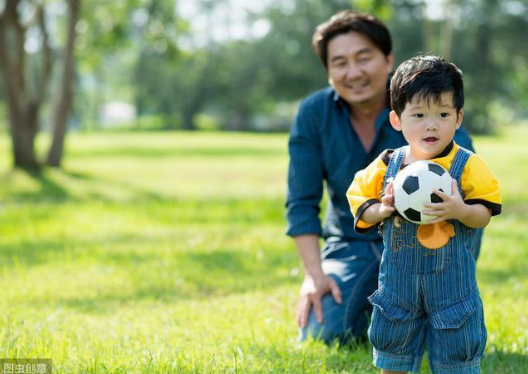 父母在这5个方面越早“投资”，孩子将来越优秀，别舍不得