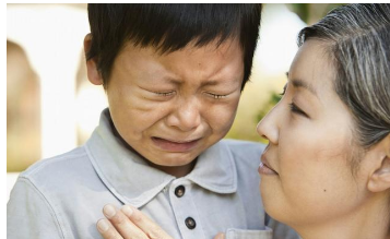 孩子乱发脾气，父母不要头疼，学会这5招来应对孩子的哭闹