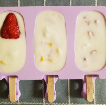 草莓冰激凌，夏季孩子们的最爱，教你自己动手做！
