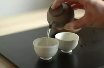 天天喝茶，越喝越虚，人老珠黄？