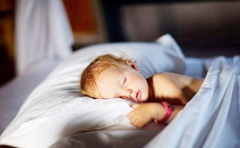 孩子出现“地图舌”,往往预示着身体状况不佳,尽早调理少生病 孩子出现“地图舌”,往往预示着身体状况不佳,尽早调理少生病