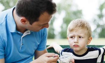 孩子反复积食怎么办？家长做好3件事，孩子脾胃好了，积食消了