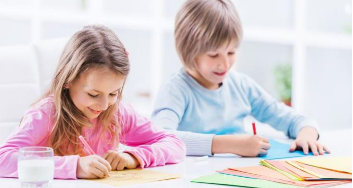 孩子不愿意写作业，家长该如何引导？