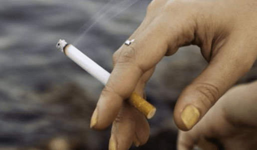 突然戒烟会引起各种疾病吗，老人需不需要戒烟？